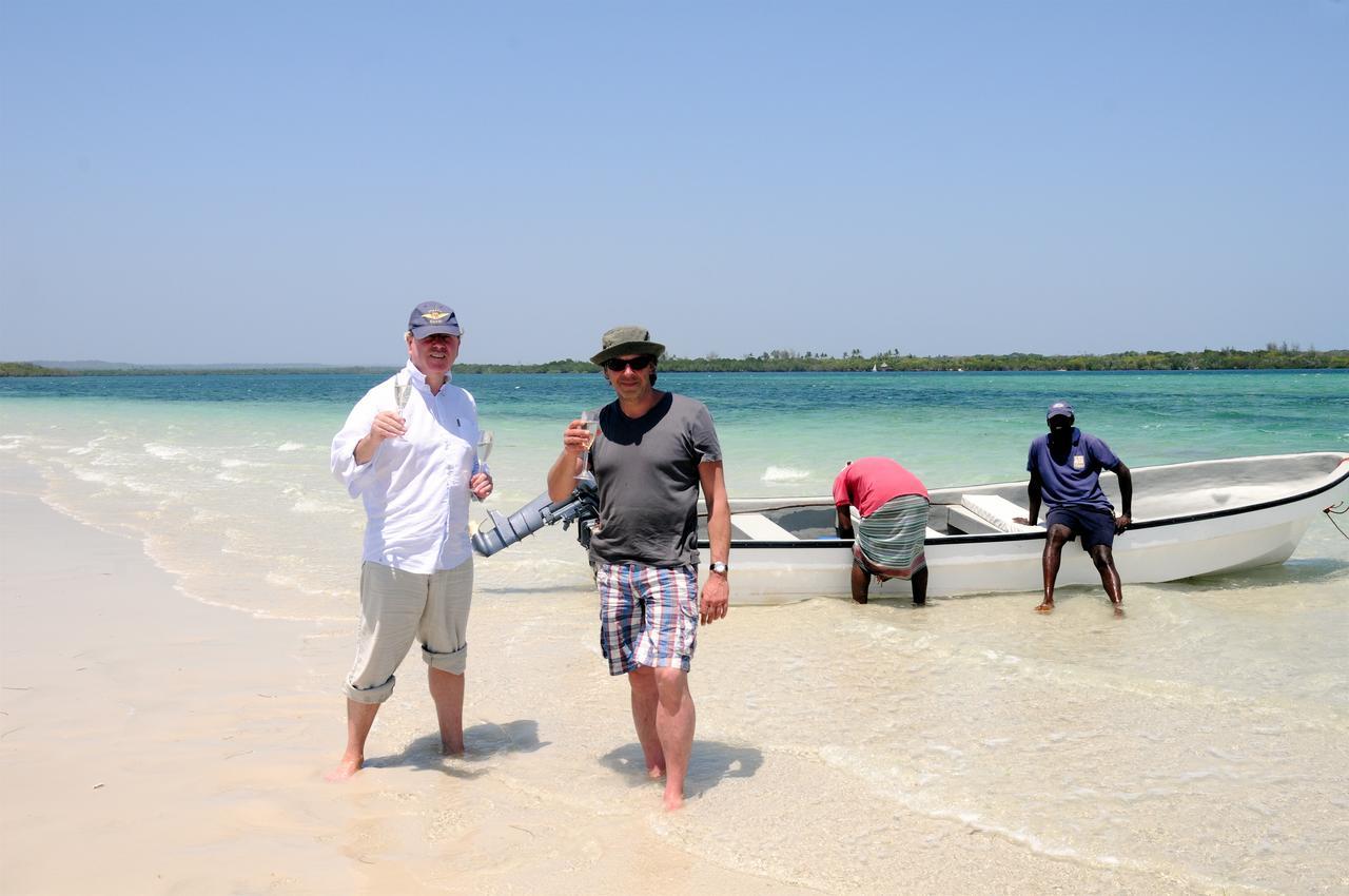 Msambweni Beach House Villa ภายนอก รูปภาพ