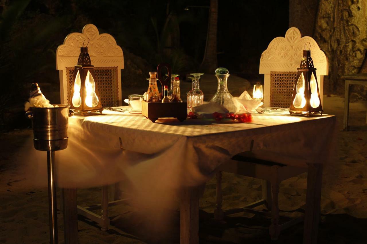 Msambweni Beach House Villa ภายนอก รูปภาพ
