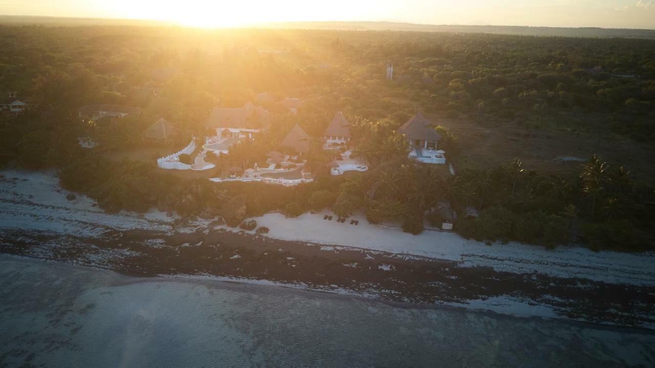 Msambweni Beach House Villa ภายนอก รูปภาพ