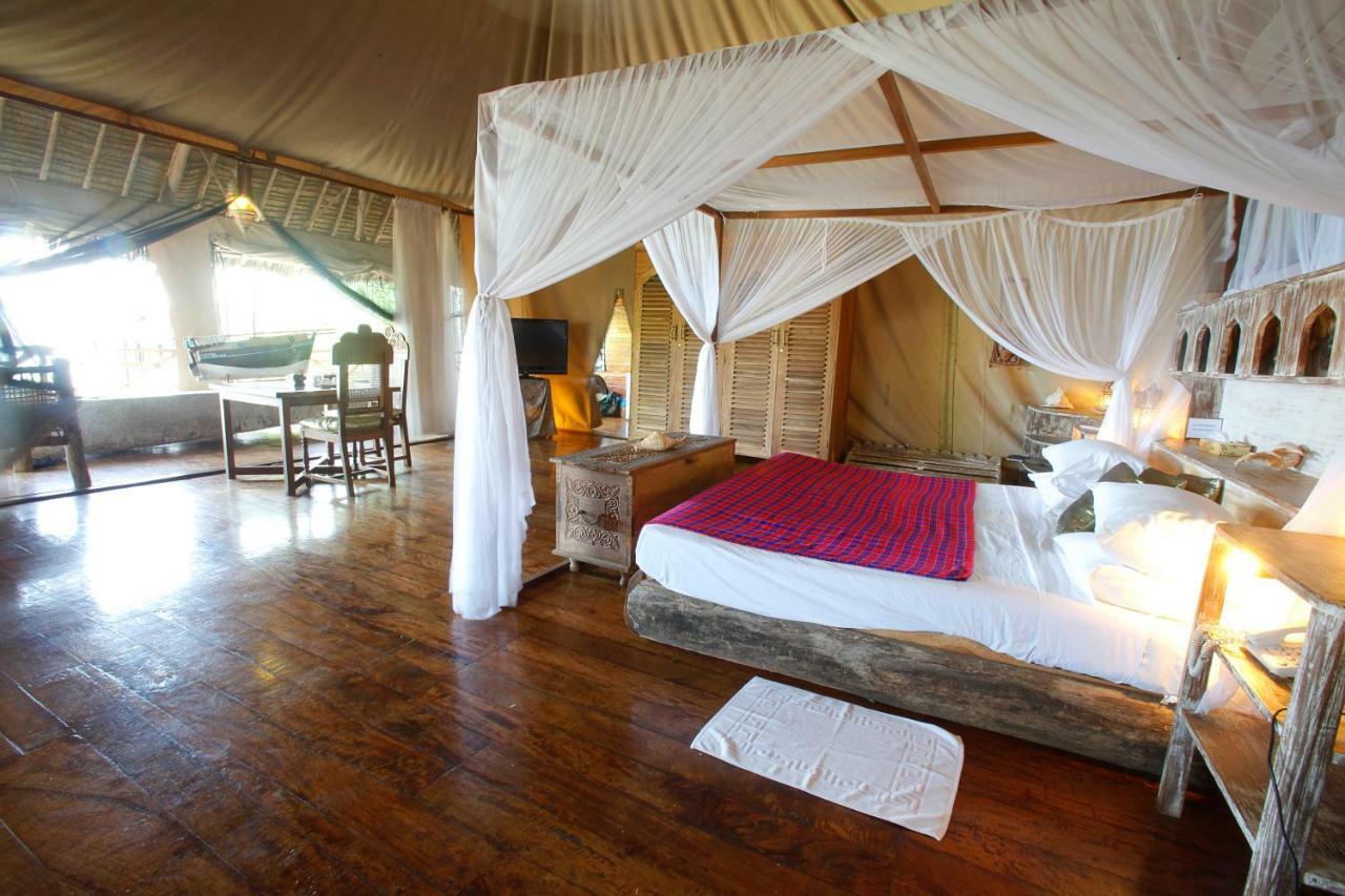 Msambweni Beach House Villa ภายนอก รูปภาพ